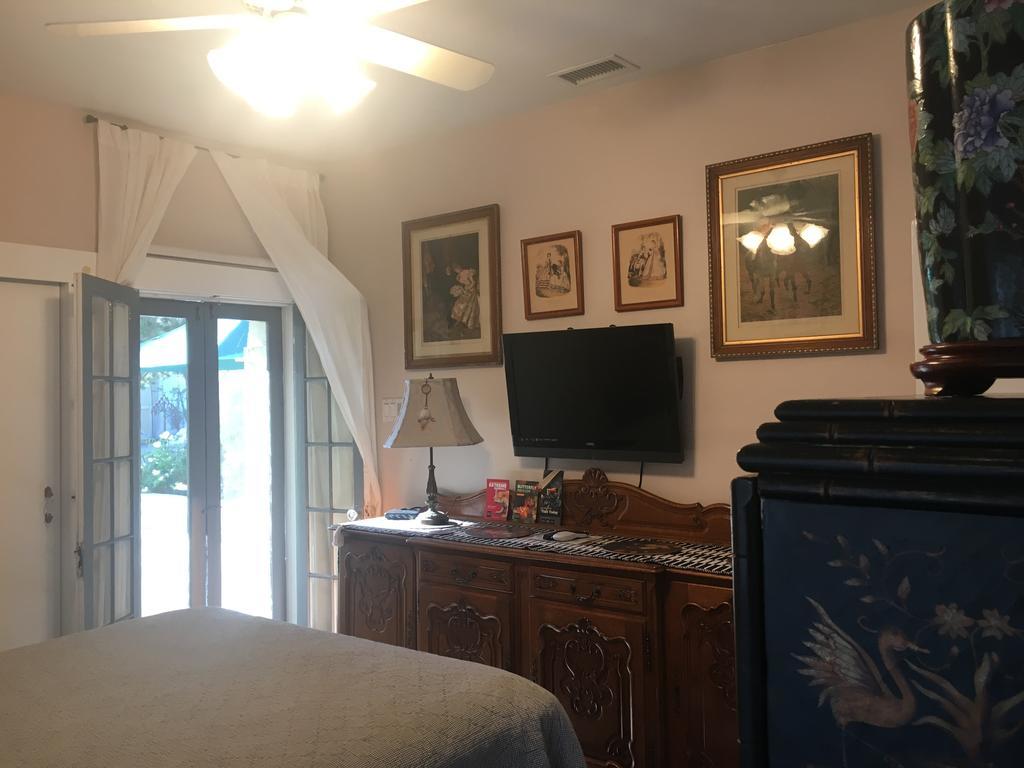 Dresden B & B ロサンゼルス 部屋 写真